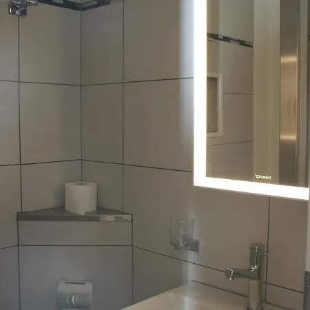 Du Hotel *